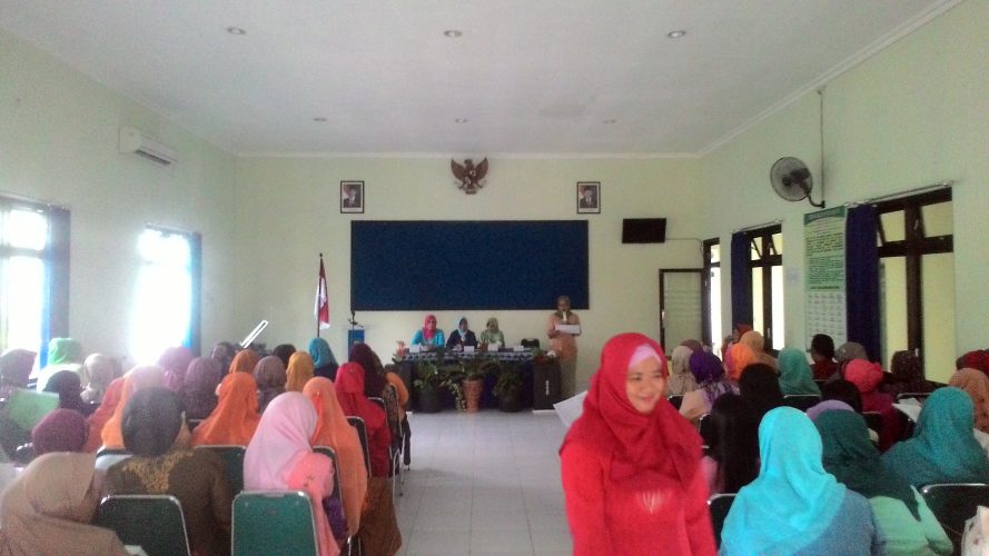 PERINGATAN HARI KARTINI TAHUN 2018 OLEH PKK KELURAHAN SOGATEN