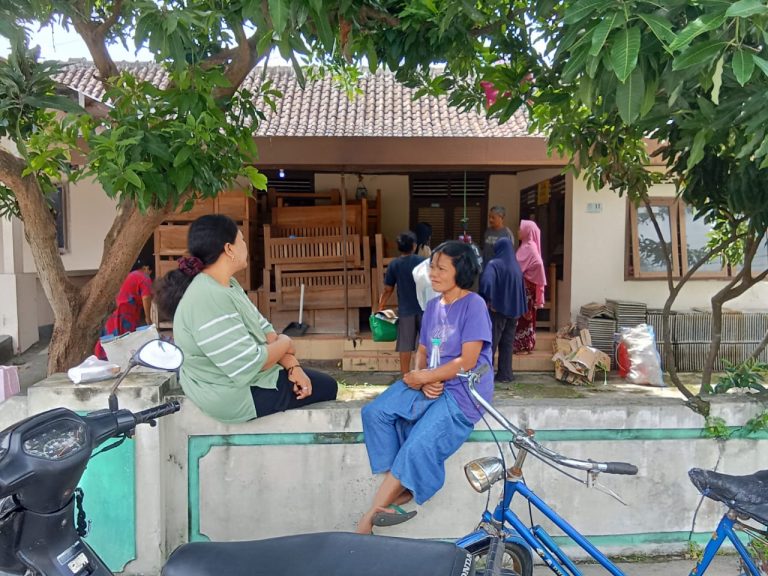 Kegiatan Bank Sampah RT. 04 Kelurahan Sogaten Dorong Kepedulian Lingkungan