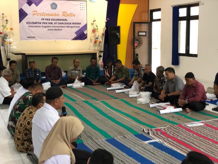 Pertemuan Rutin RT, RW, dan LPMK Kelurahan Sogaten, Sekaligus Imbauan Menyambut Tahun Baru 2026